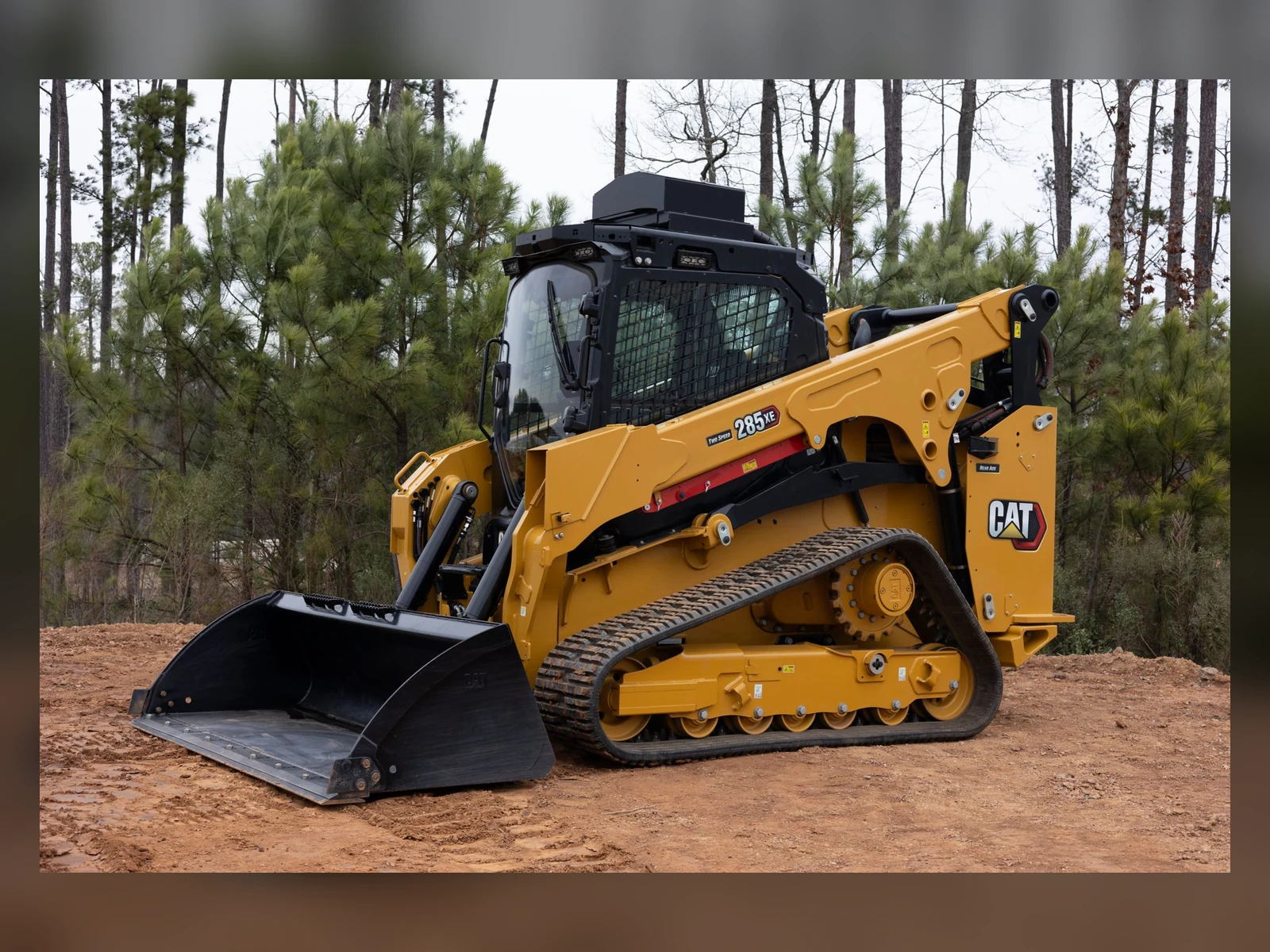CAT 285 XE land management loader